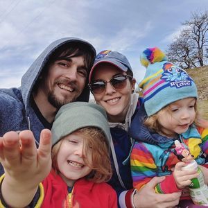 Meet your Posher, Caitlin